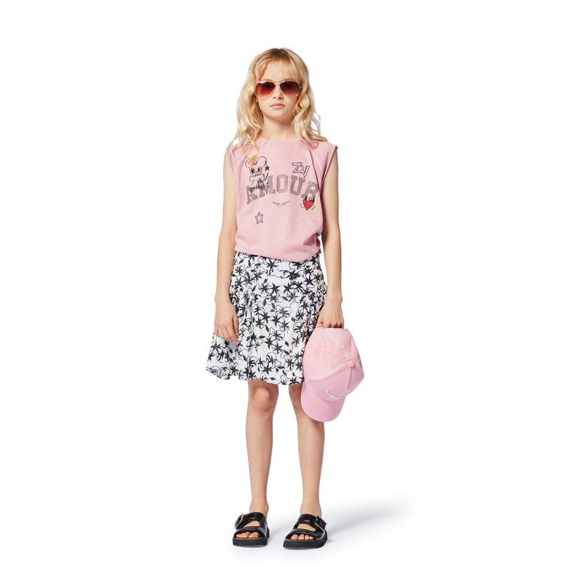 Sleeveless T-shirt